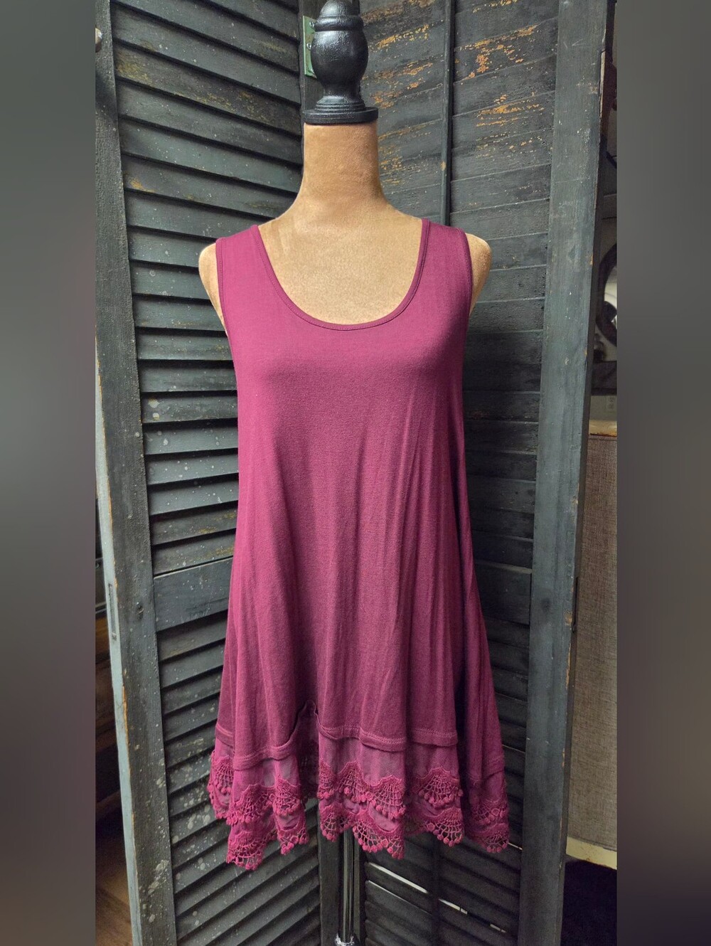 Emerald Lace-Hem Swing Tank Top - Plumberry